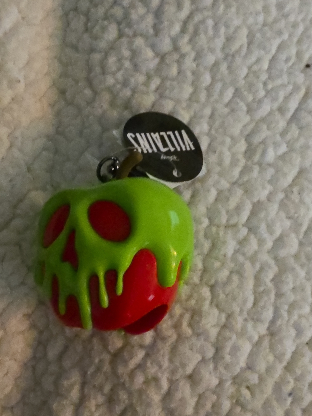 Bath and body Disney poison apple.
Holder
